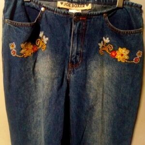 𝅺JOE BOXER ladies blue jeans. Size 9